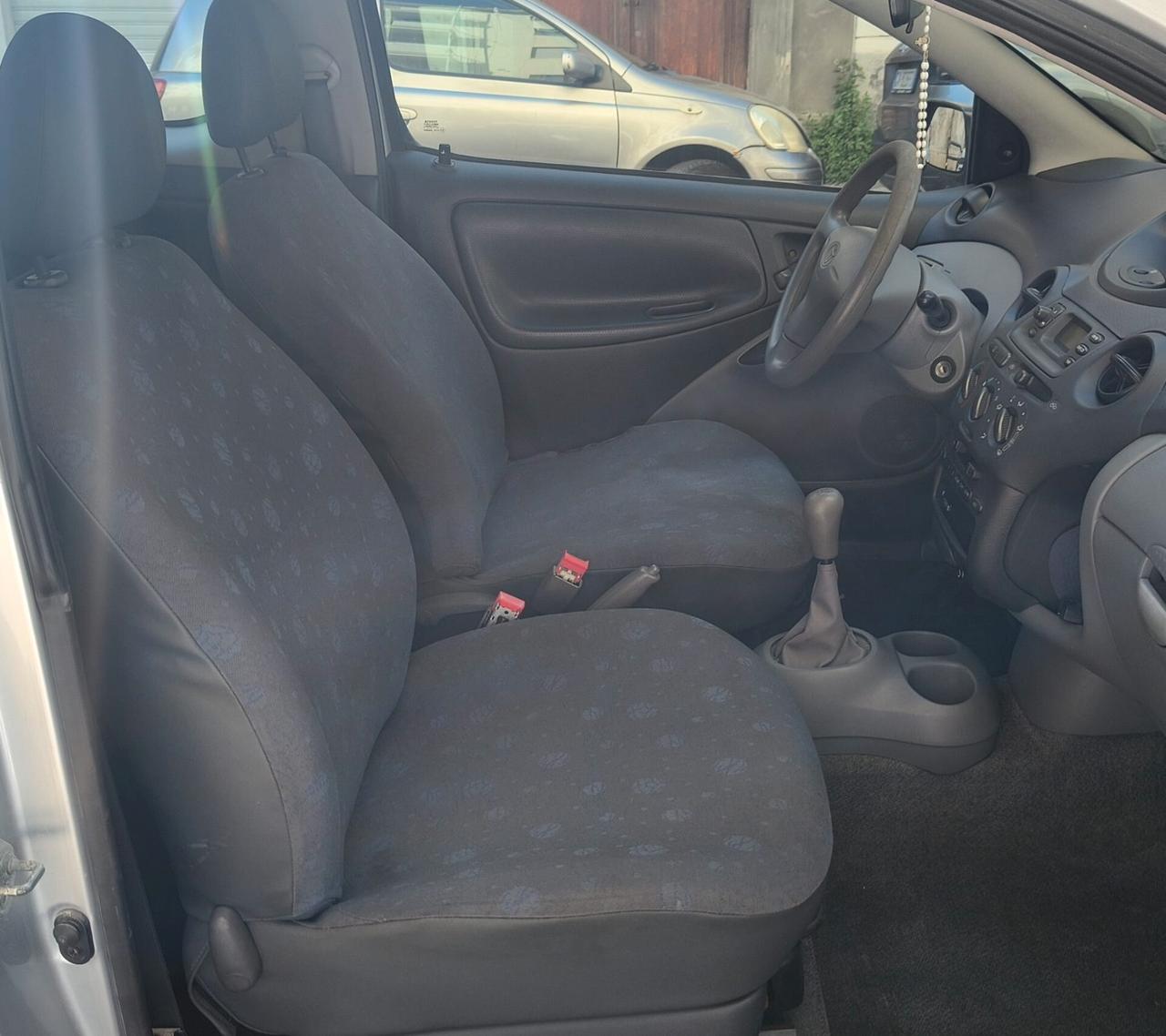 Toyota Yaris 1.0i 16V cat 3 porte Sol - 139000km