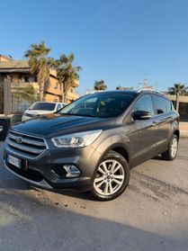 Ford Kuga 1.5 TDCI 120 CV S&S 2WD Powershift Titanium Business