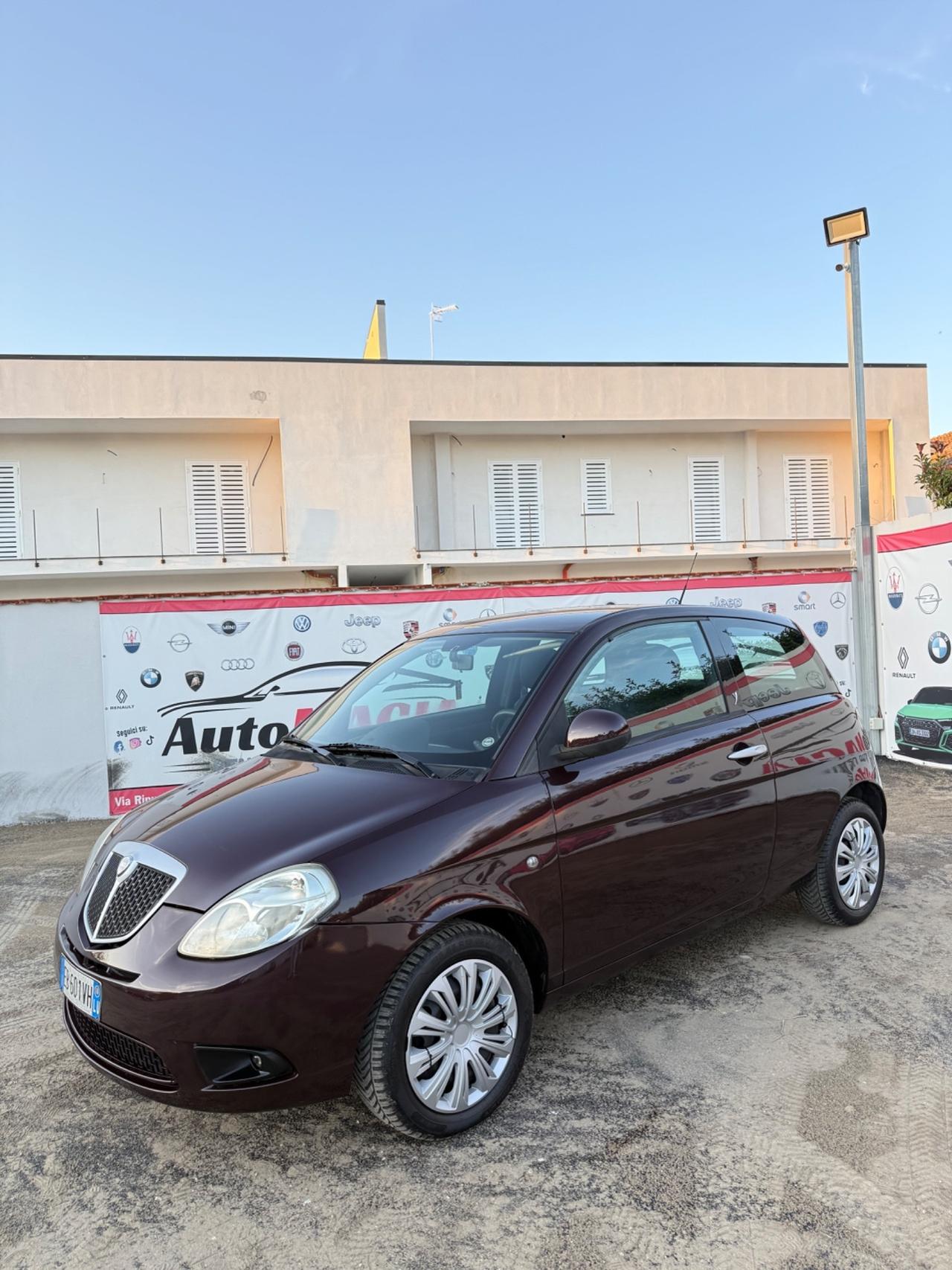 Lancia Ypsilon 1.3 MJT 75 CV Elle