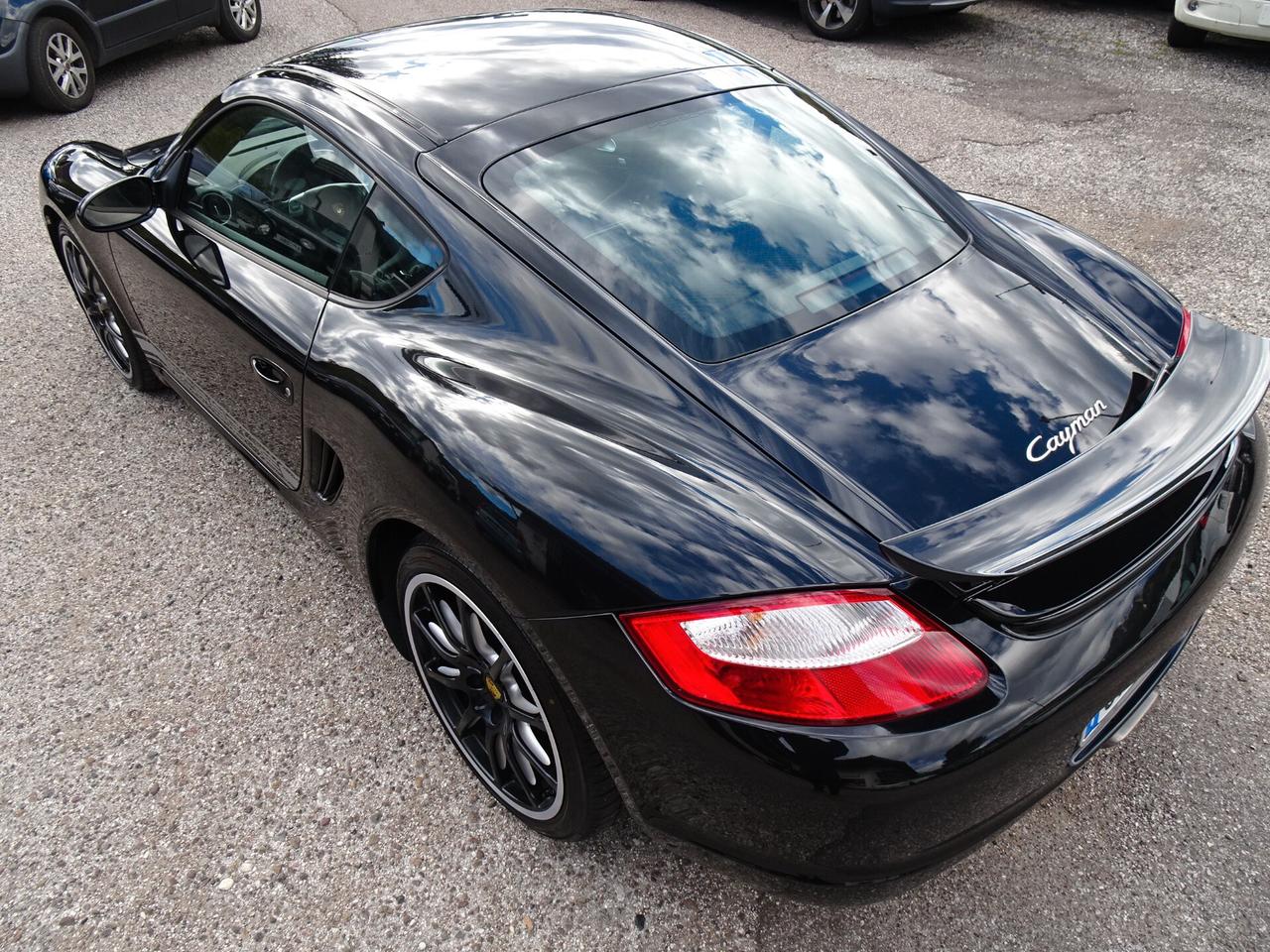 Porsche Cayman 2.7