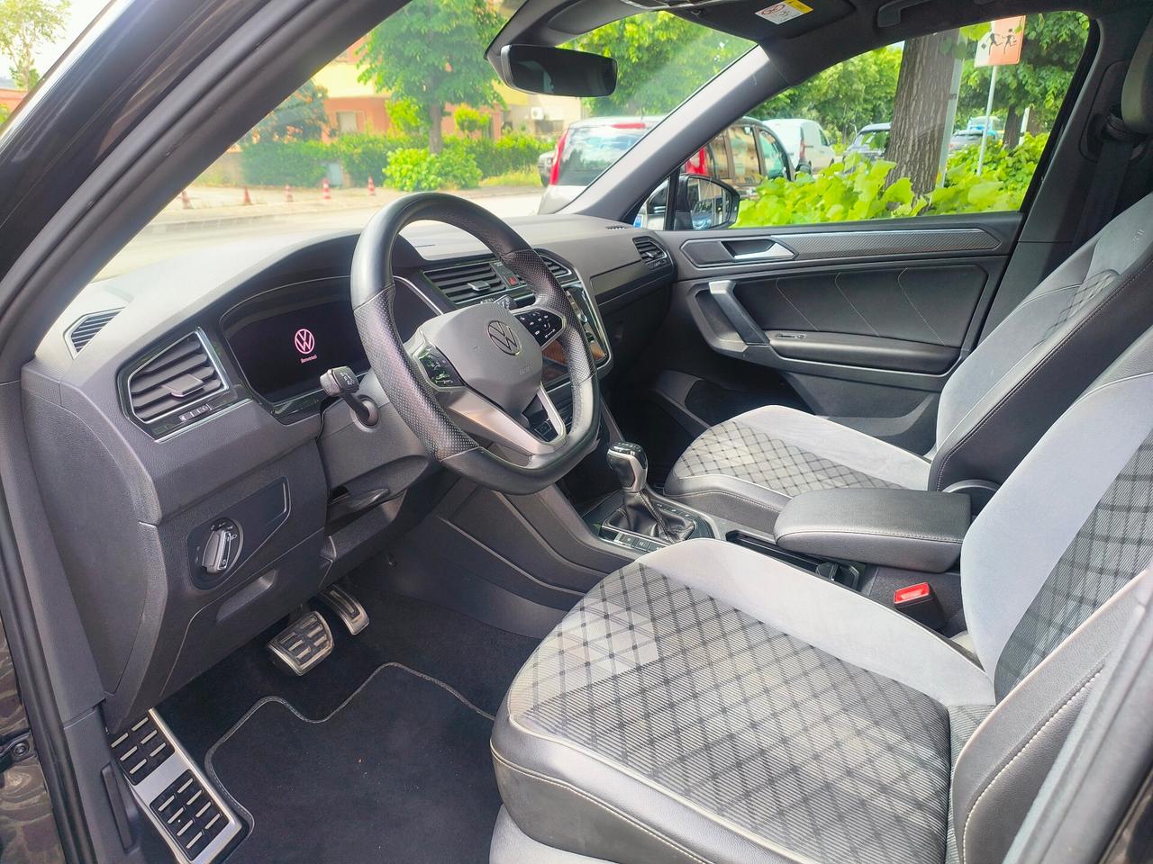 Volkswagen Tiguan 2.0 TDI 150 CV SCR DSG R-Line