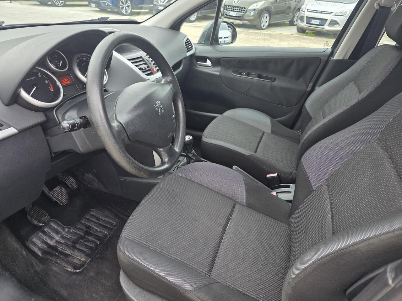 Peugeot 207 1.4 8V 75CV 5p. Active