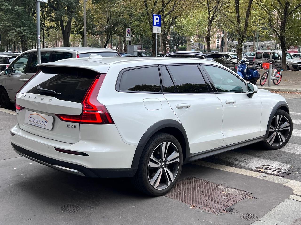 Volvo V60 Core 2.0 B4 MHEV #7114
