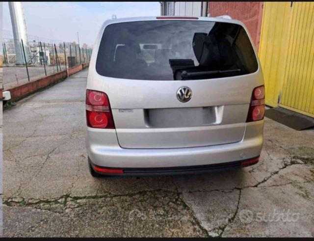 VOLKSWAGEN Touran 2.0 16V TDI Highline 7 porte