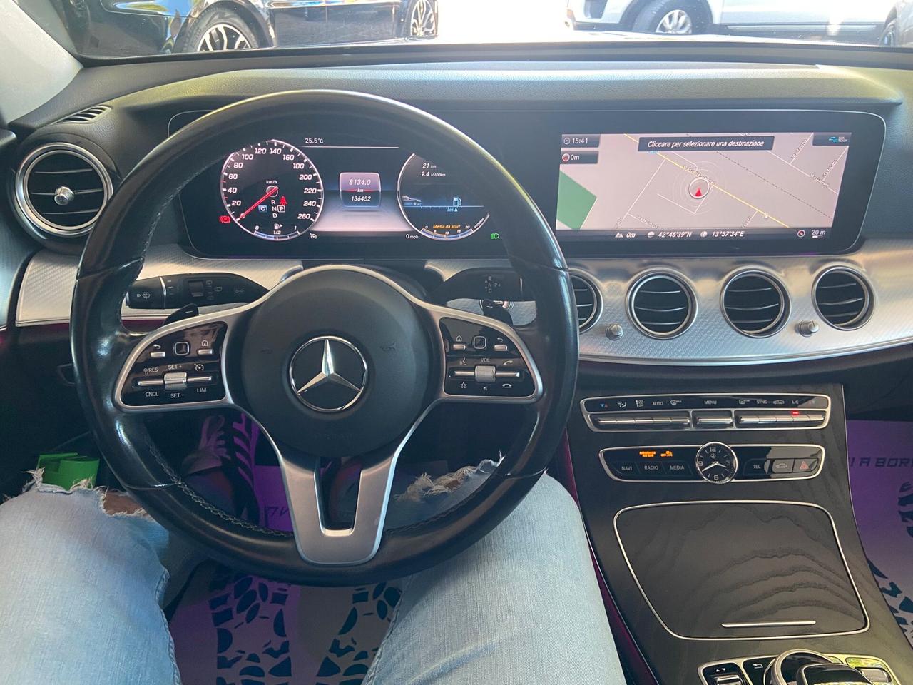 Mercedes E 200 Premium Plus