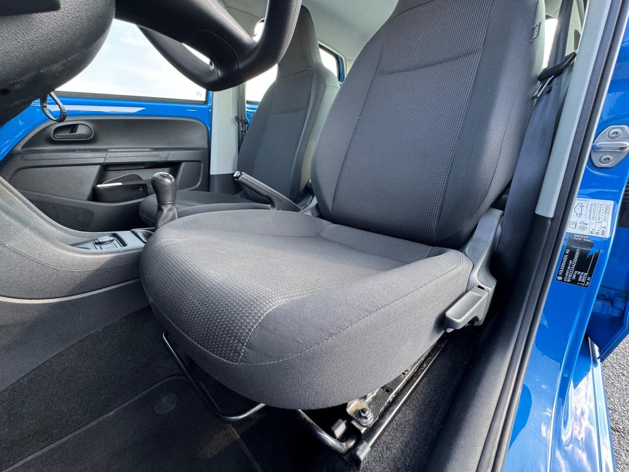 VOLKSWAGEN UP 1.0 BENZINA NEO PATENTATI KM REALI 12 MESI DI GARANZIA