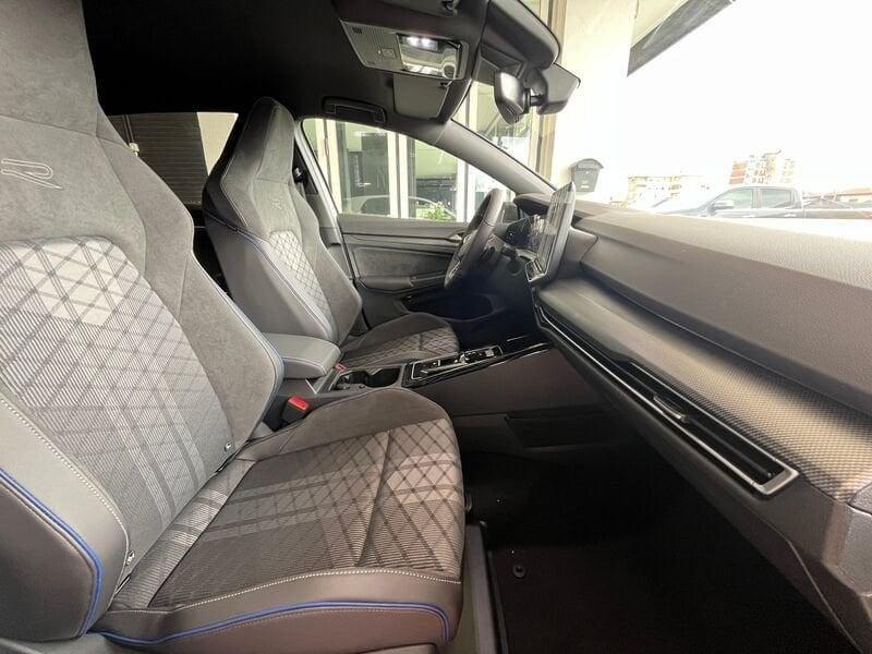 Volkswagen Golf 1.5 etsi R-Line Plus 150cv dsg