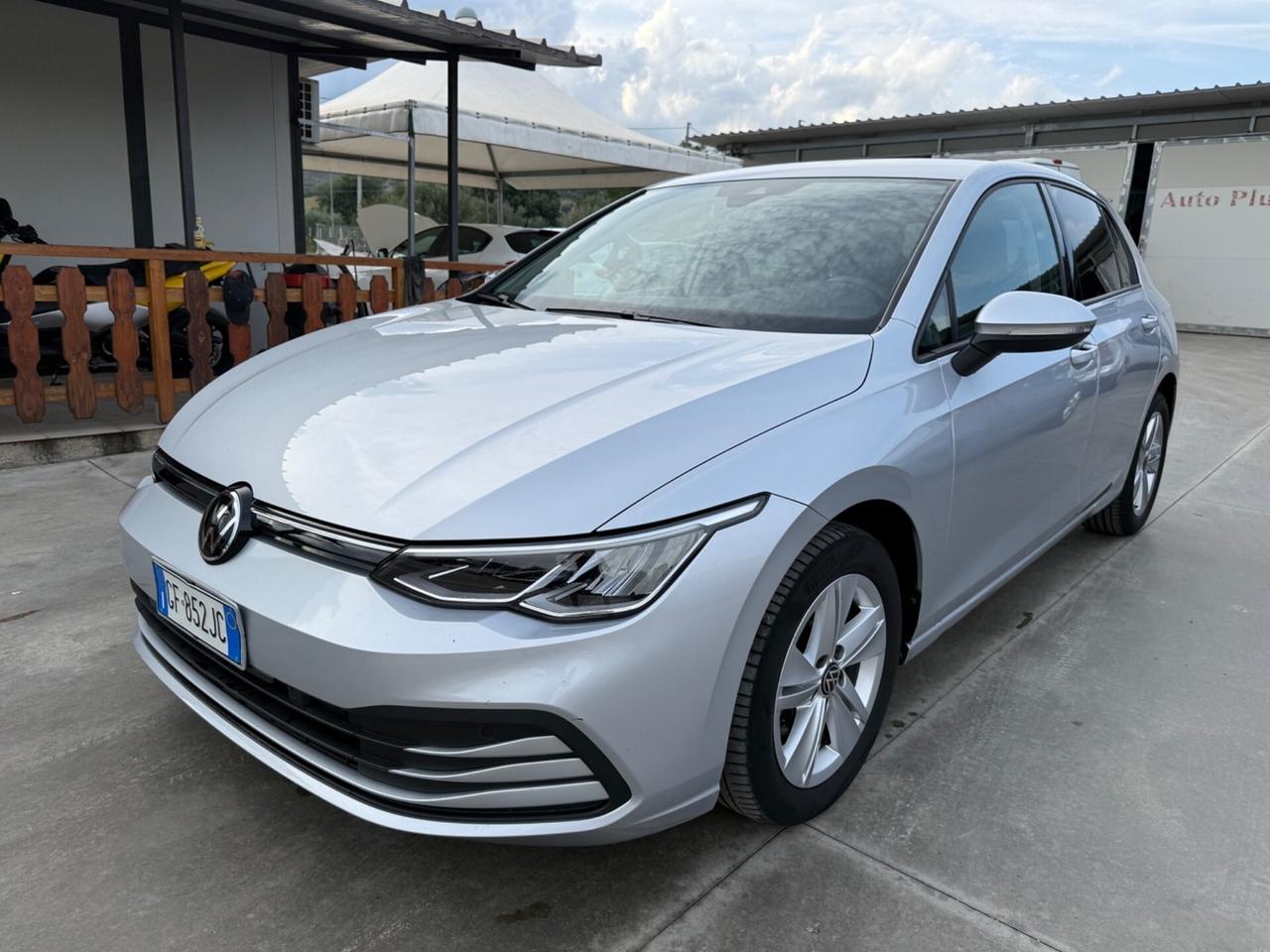 Volkswagen Golf 8 2.0 TDI 115 CV