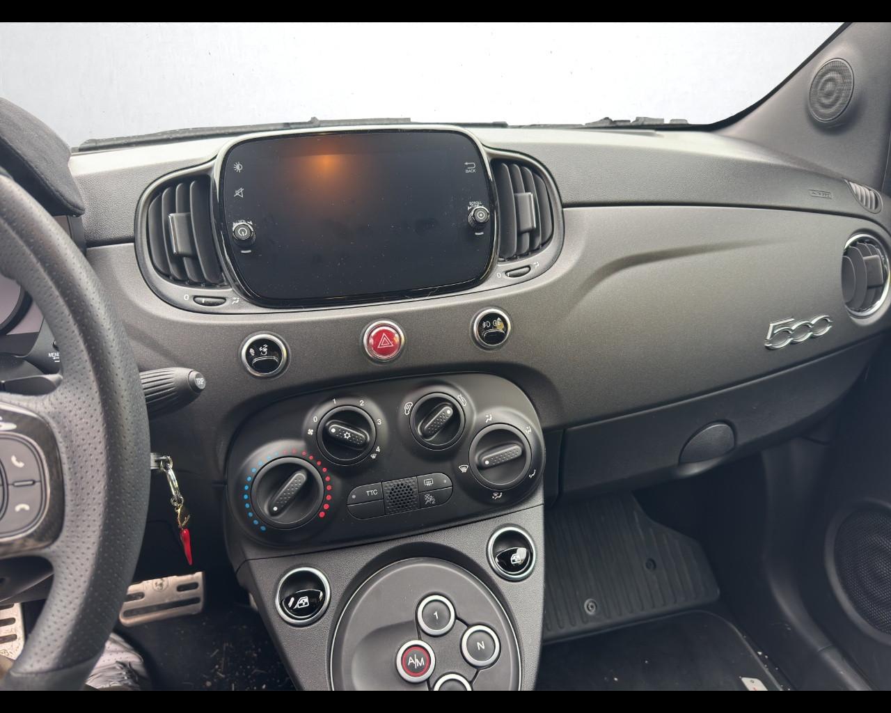 ABARTH 695 - 695 1.4 Turbo T-Jet 180 CV M.T.A.