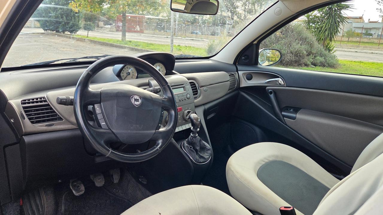 Lancia Ypsilon 1.2 Argento
