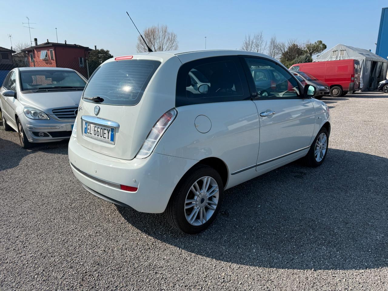 Lancia Ypsilon 1.2 69 CV Unyca