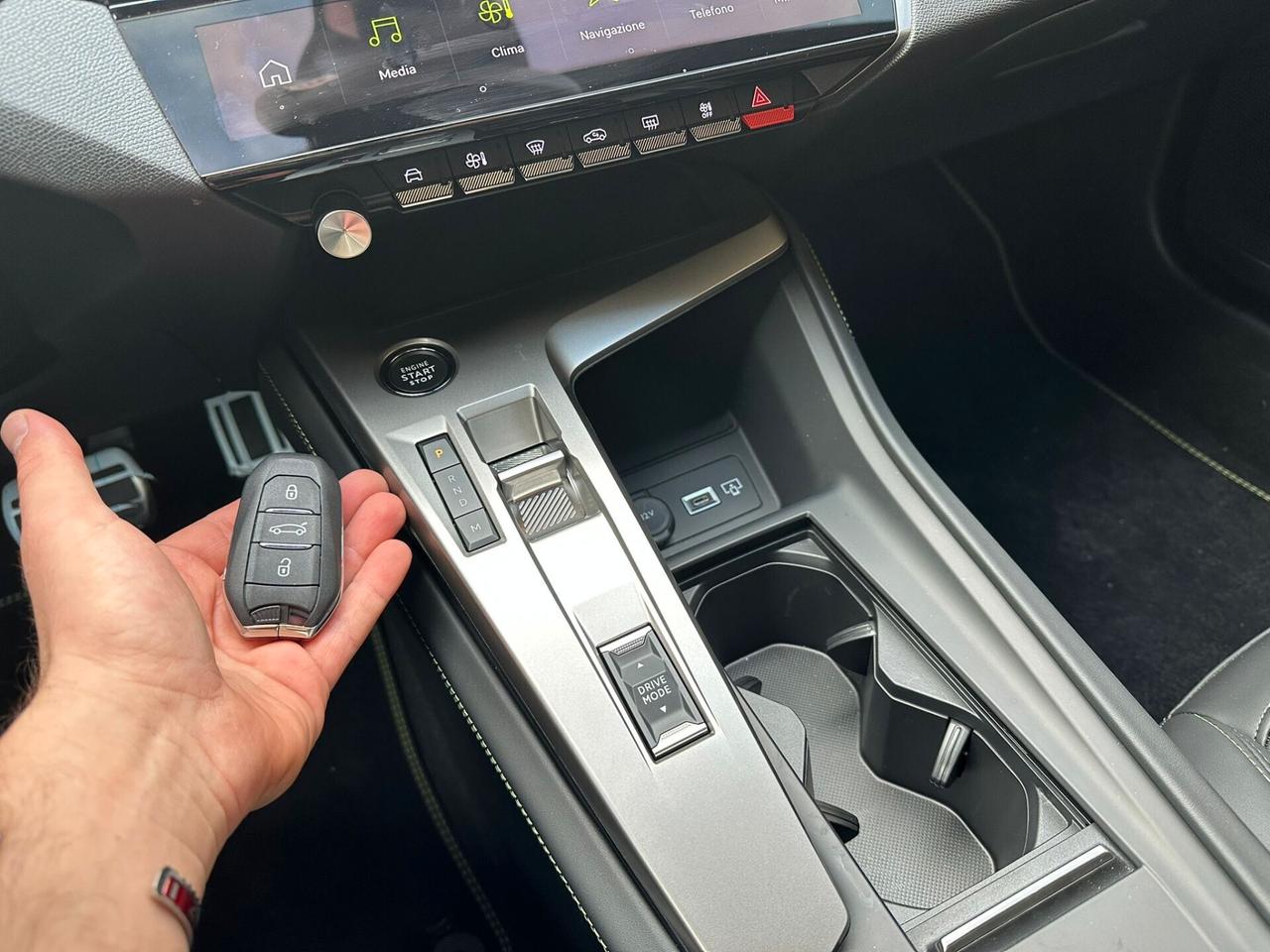 Peugeot 408 Hybrid 145 e-DCS6 GT my25