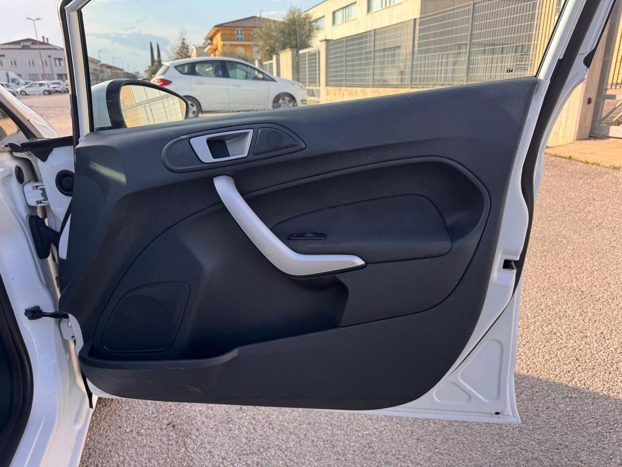 Ford Fiesta 1.4 TDCi Business GARANZIA 12 m