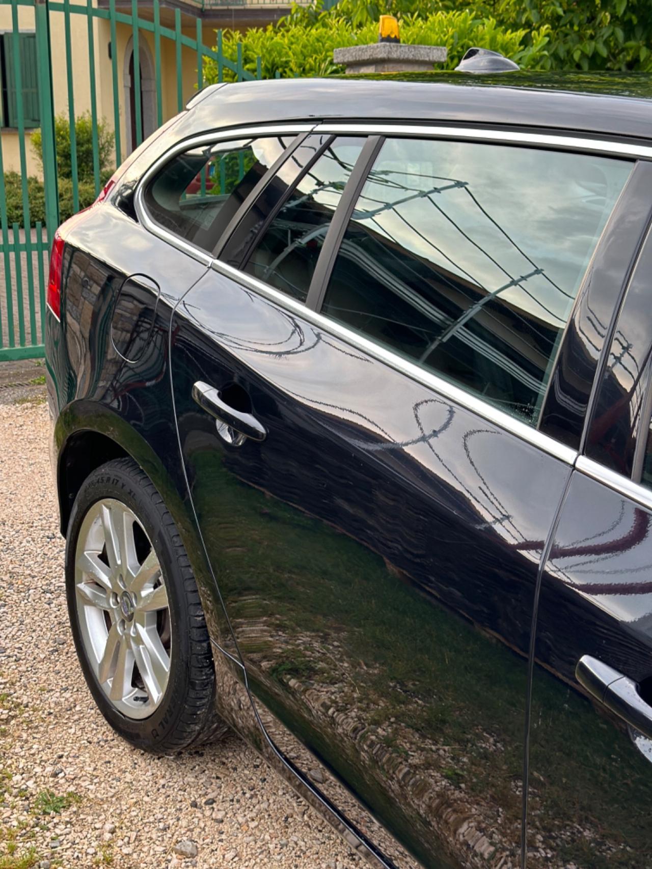 Volvo V60 D2 1.6 MOMENTUM KMCERT GARANZ UNICOPR