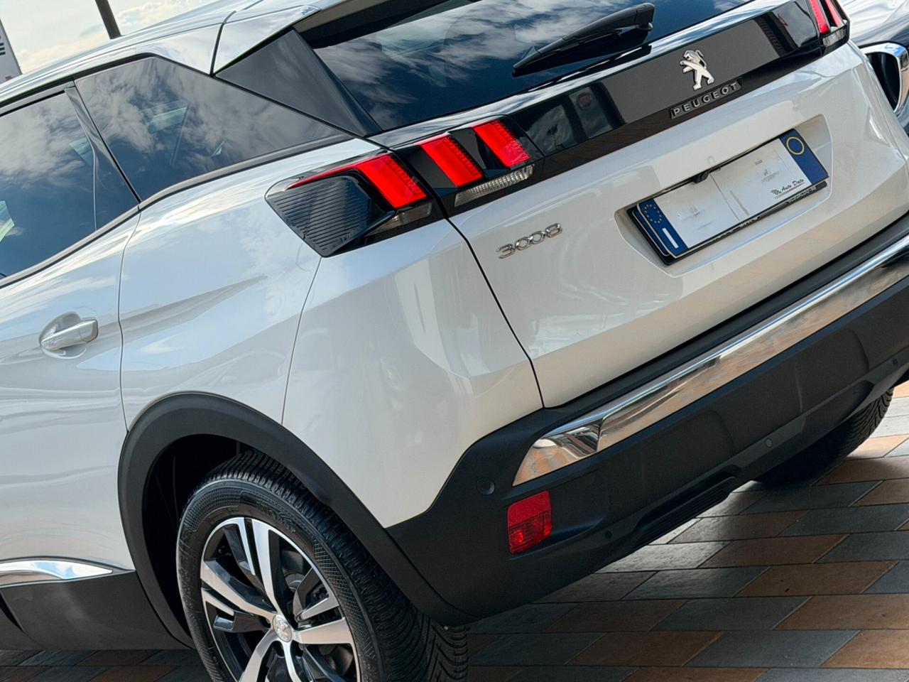 Peugeot 3008 1.5 BLUEHDI 130 cv. AT8 ALLURE (Nav)