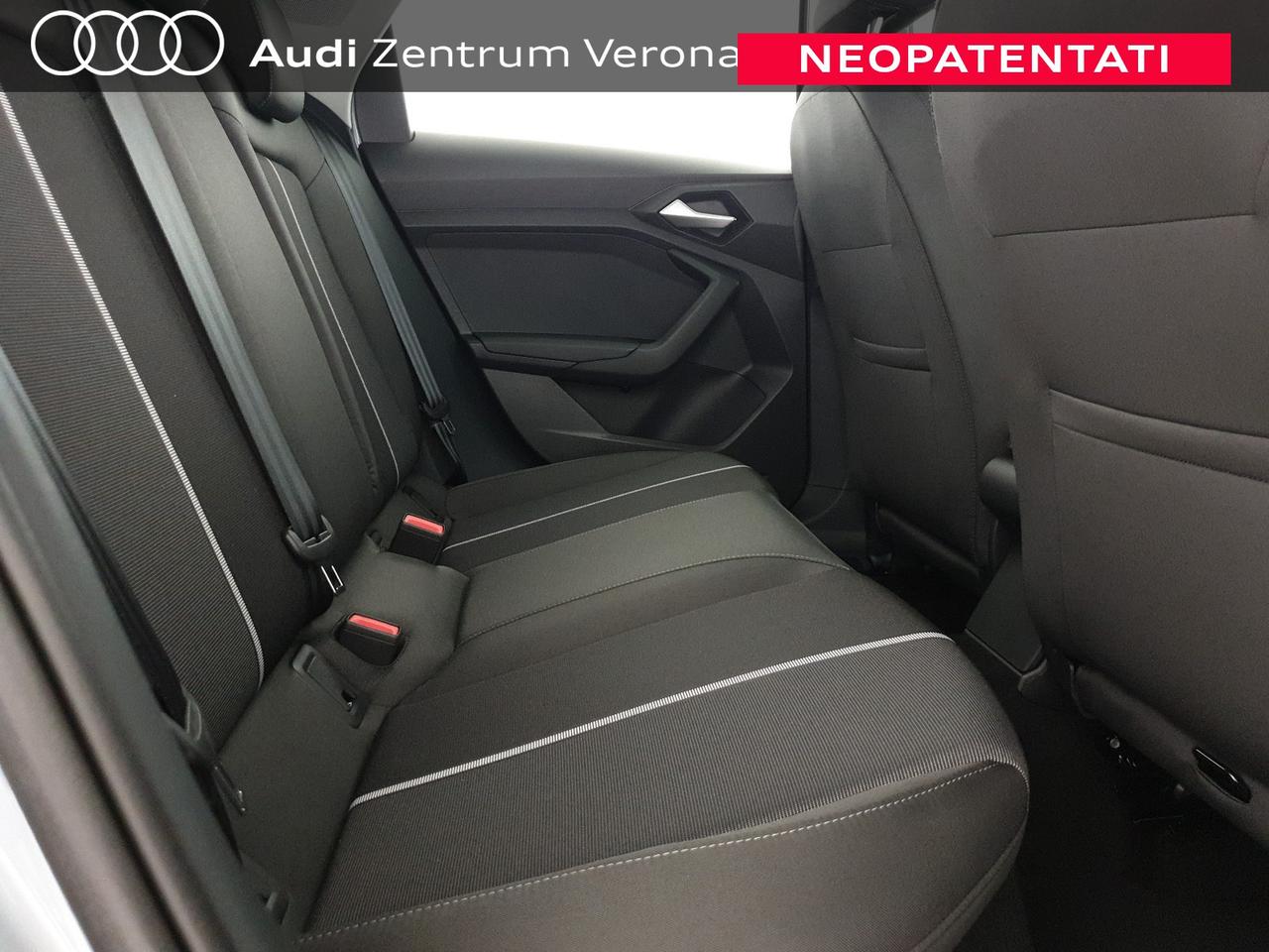 Allstreet 30TFSI 116CV S tronic Identity Contrast