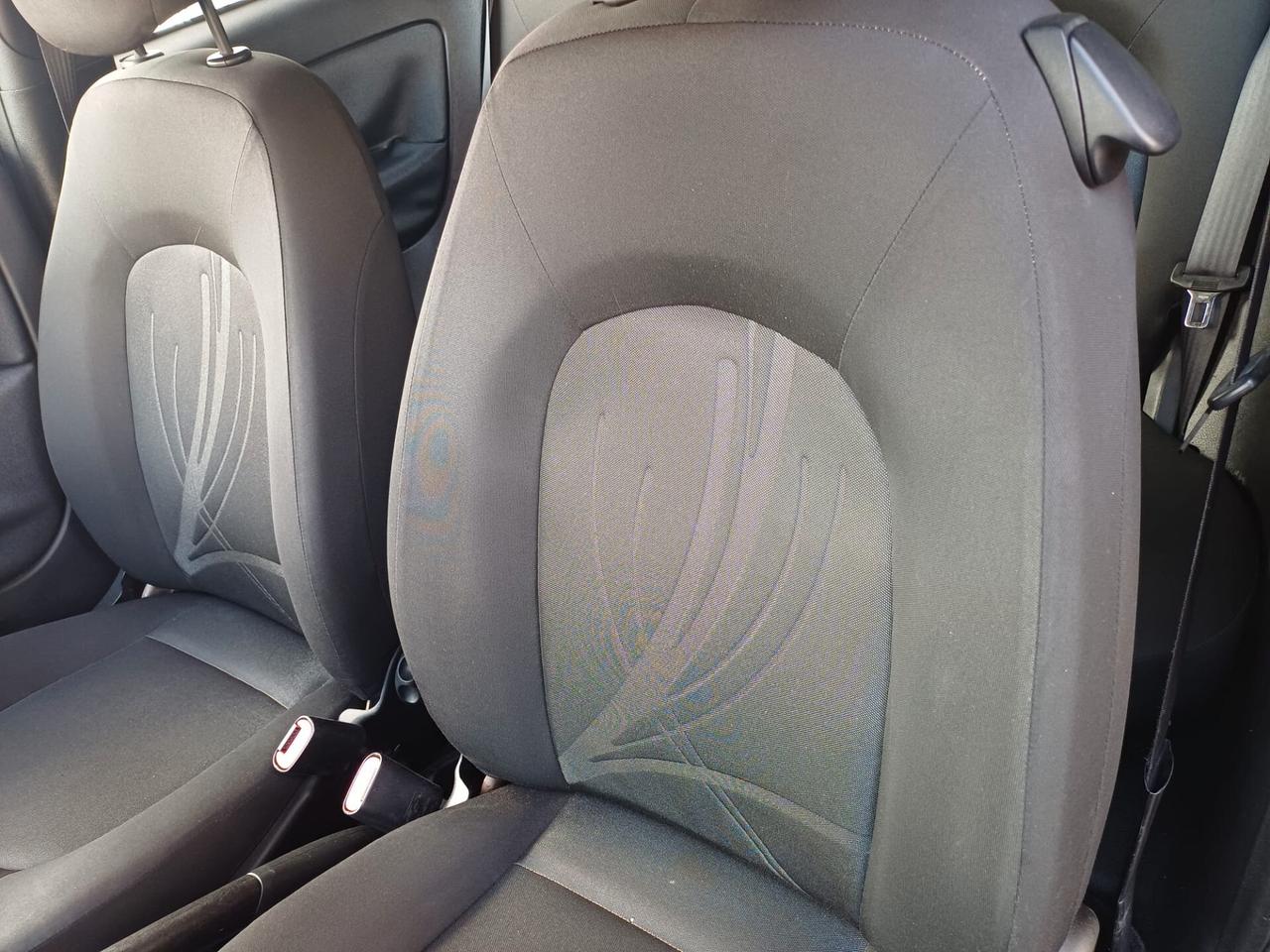 Lancia Ypsilon 1.2 Benzina Diva - 2011