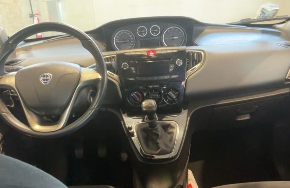 Lancia Ypsilon 1.2 69 CV 5 porte Gold-Km 87700–
