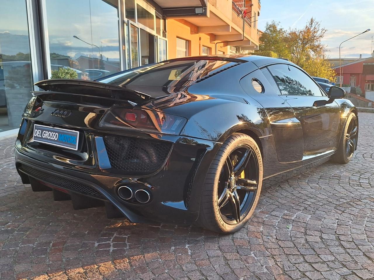 Audi R8 4.2 V8 FSI quattro R tronic