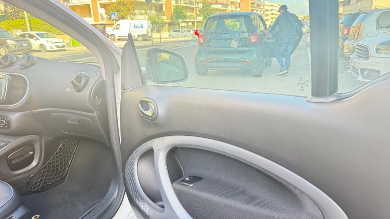 Smart ForTwo 90 0.9 T twinamic cabrio Prime LED NAVI PDC PACK SPORT PELLE CERCHI 16 BLUETOOTH
