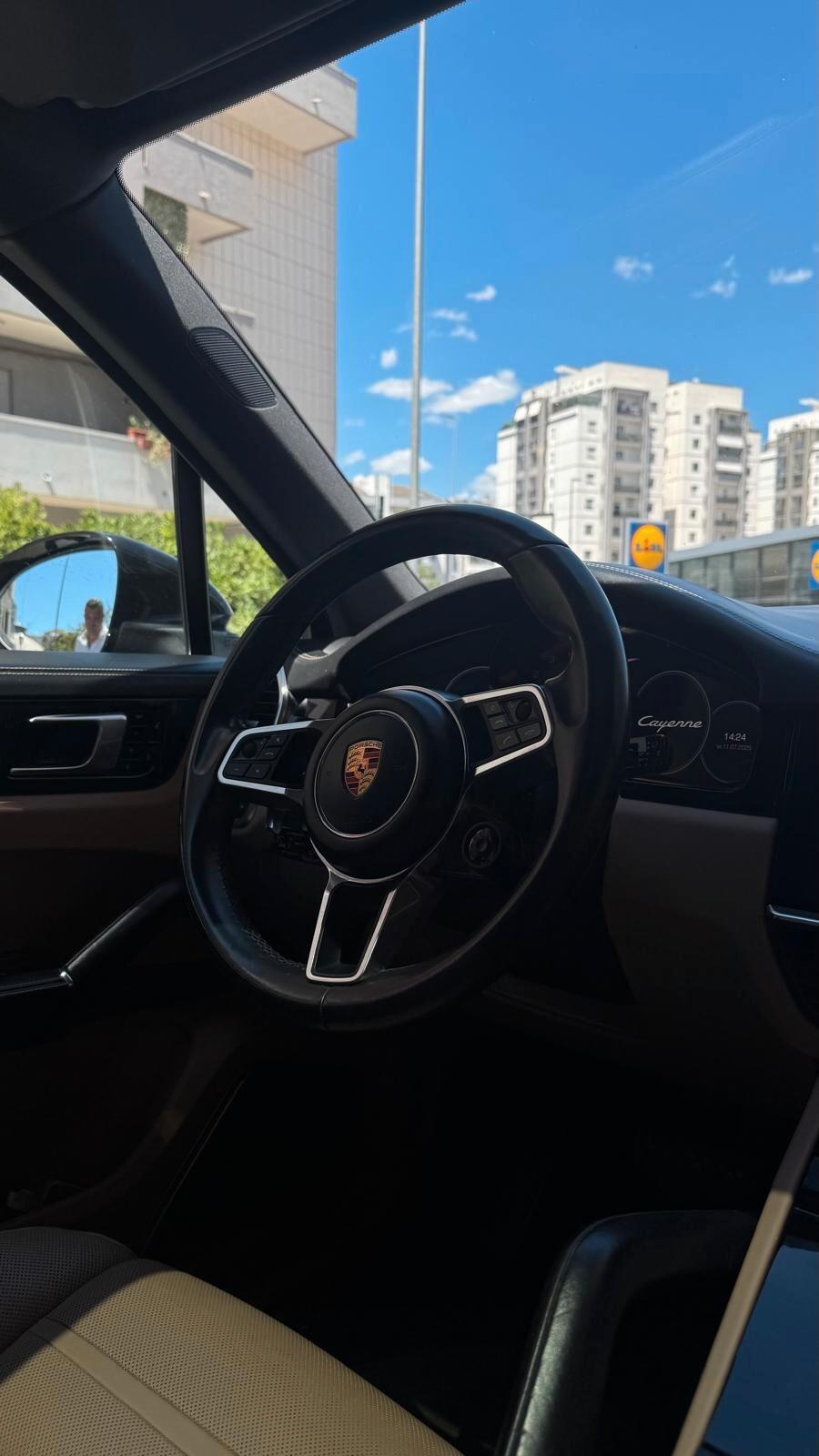 Porsche Cayenne 3.0 V6 Tetto-Burmester-2018-298.000Km