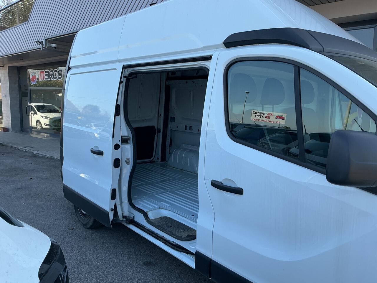 RENAULT TRAFIC T29 20 DCI 145 CV PL-TA