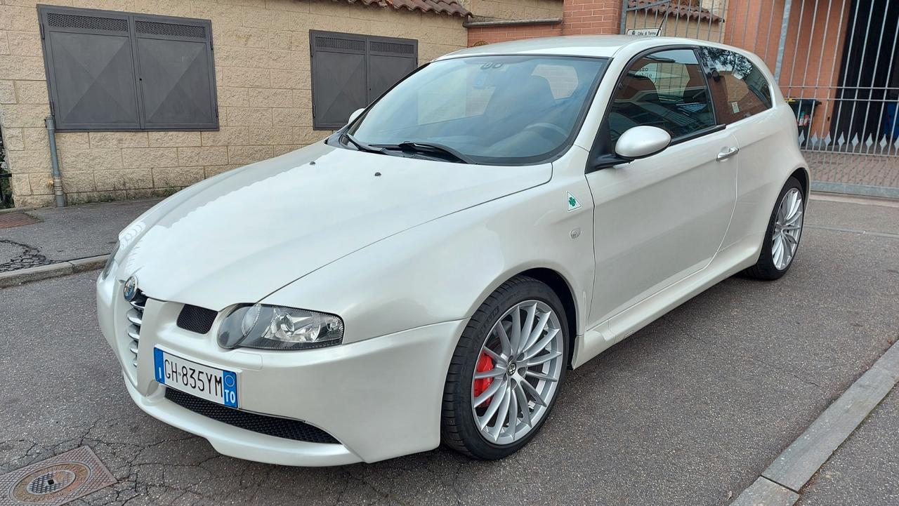 Alfa Romeo 147 GTA 3.2i V6 24V (cambio manuale)