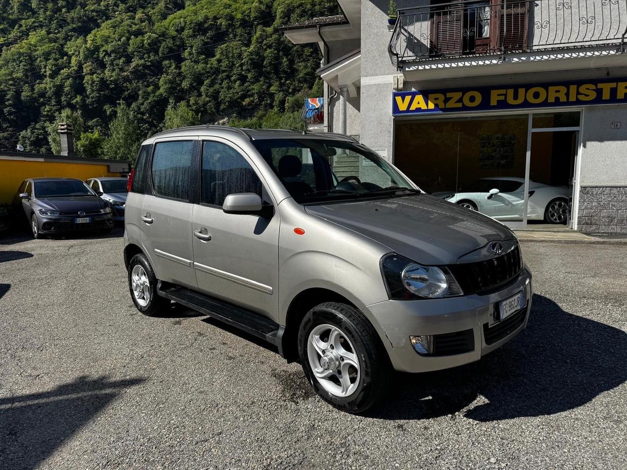 Mahindra Quanto C8 2.2 4WD N1