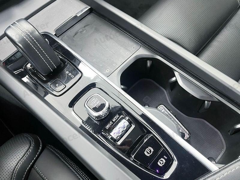Volvo XC60 XC60 B4 (d) FWD 197CV GEARTRONIC R DESIGN