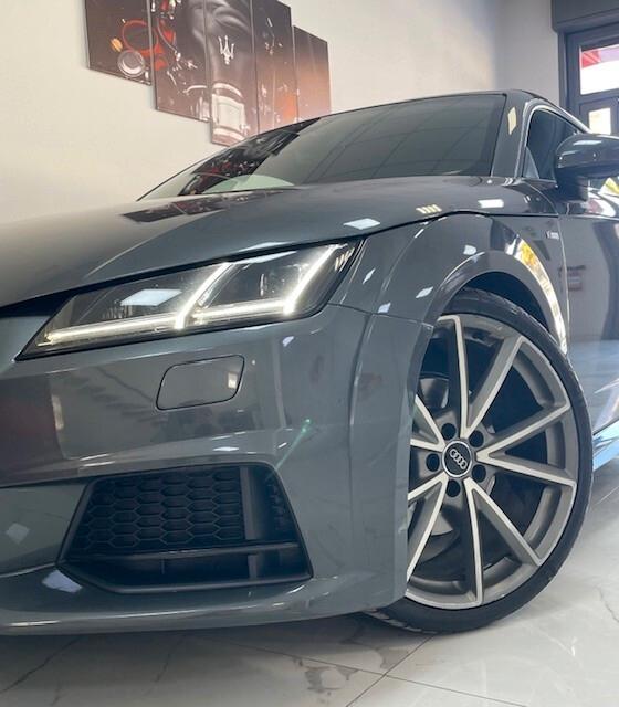 Audi TT Coupé 2.0 TDI ultra S line