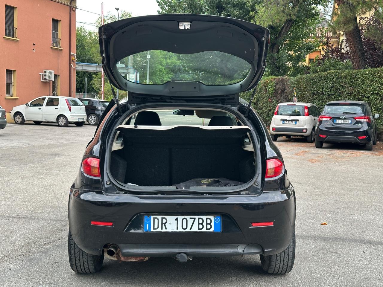 Alfa Romeo 147 1.6 16V TS 5 porte Distinctive Gpl