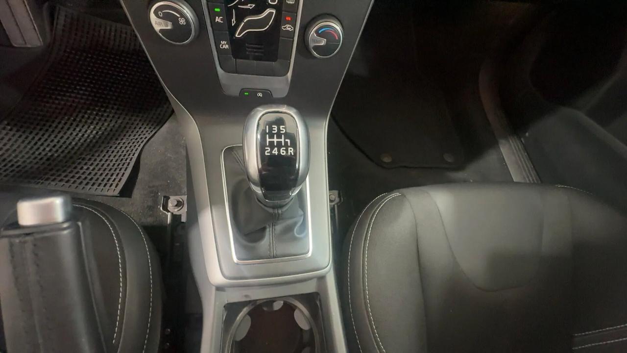 Volvo V40 T2 Business Plus