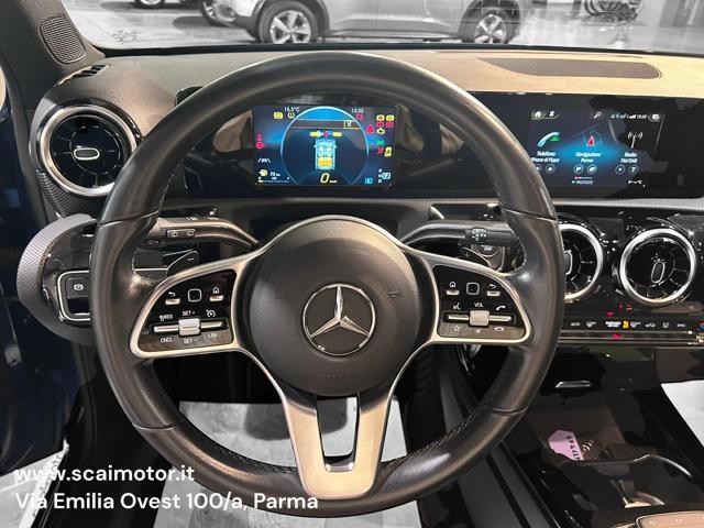 MERCEDES-BENZ A 180 d Automatic Premium