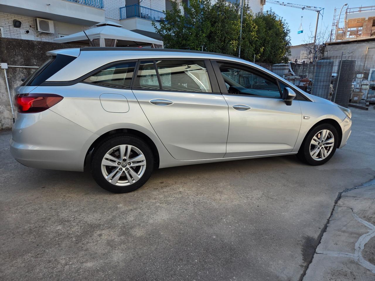 Opel Astra 1.6 CDTi 110CV Sports Tourer Innovation