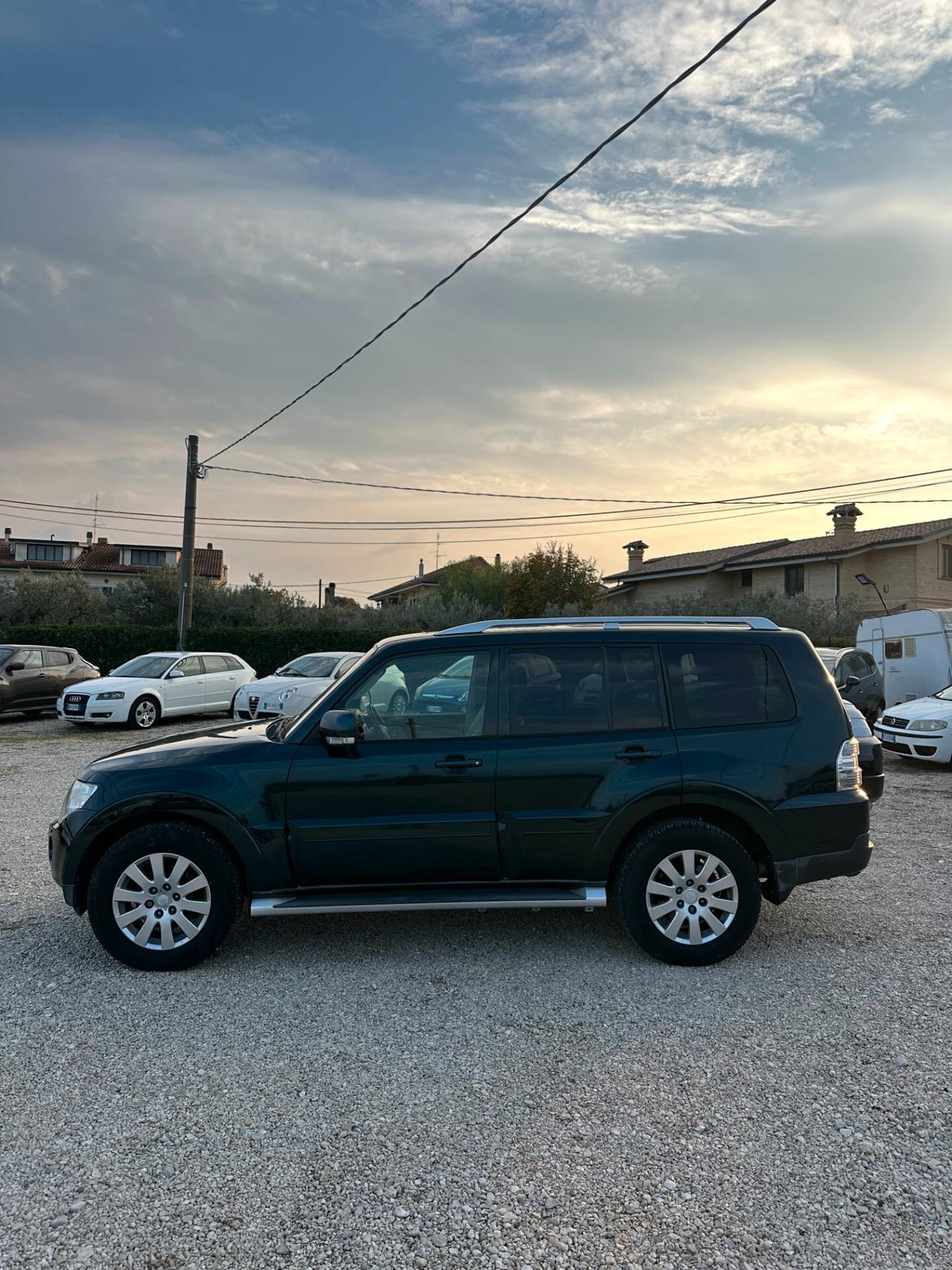 Mitsubishi Pajero 3.2 DI-D 16V aut. 5p. Instyle DPF