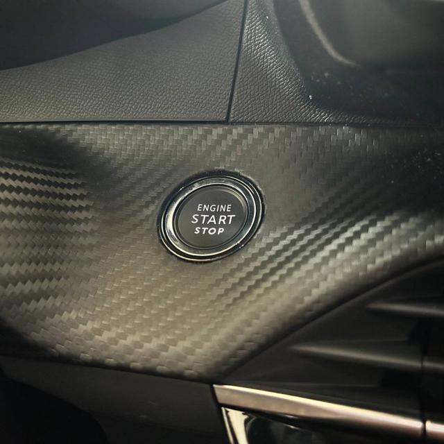 PEUGEOT 2008 Hybrid 145 e-DCS6 GT