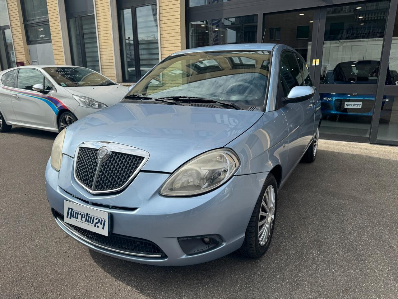 Lancia Ypsilon 1.3 MJT 75 CV Argento NEOPATENTATI