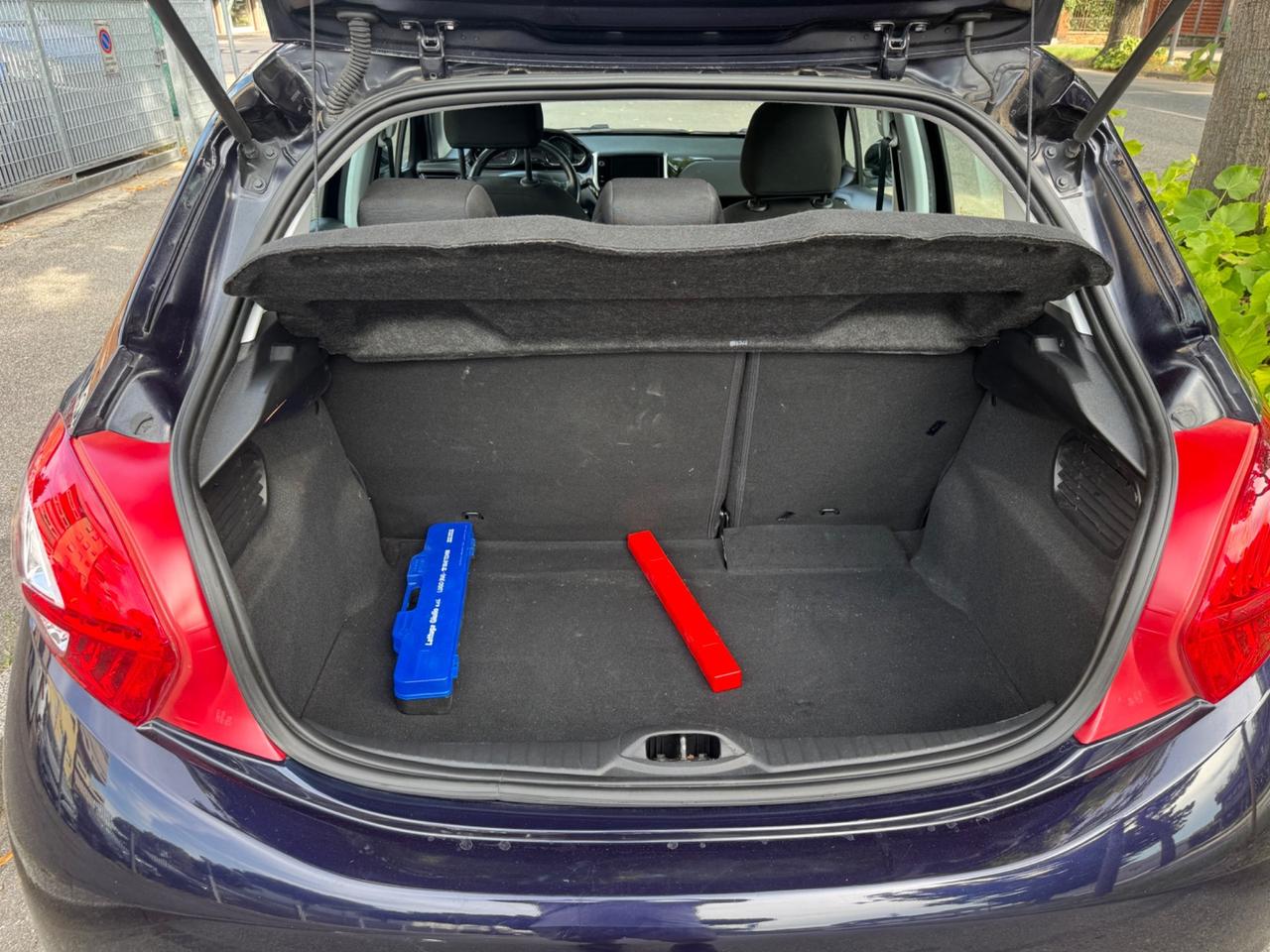 Peugeot 208 1.4 HDi 68 CV 5 p Allure garanzia 12 mesi