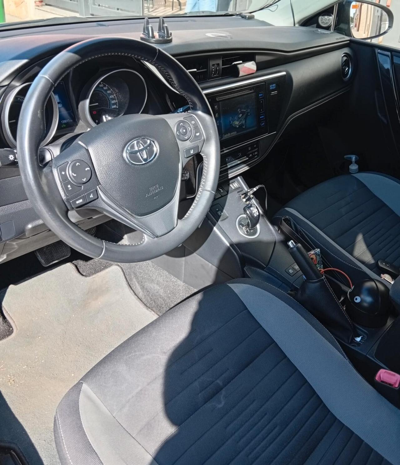 Toyota Auris Touring Sports 1.8 Hybrid Lounge