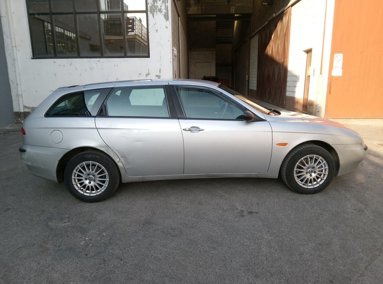 Alfa Romeo 156 1.6i 16V Twin Spark cat Sportwagon Progression