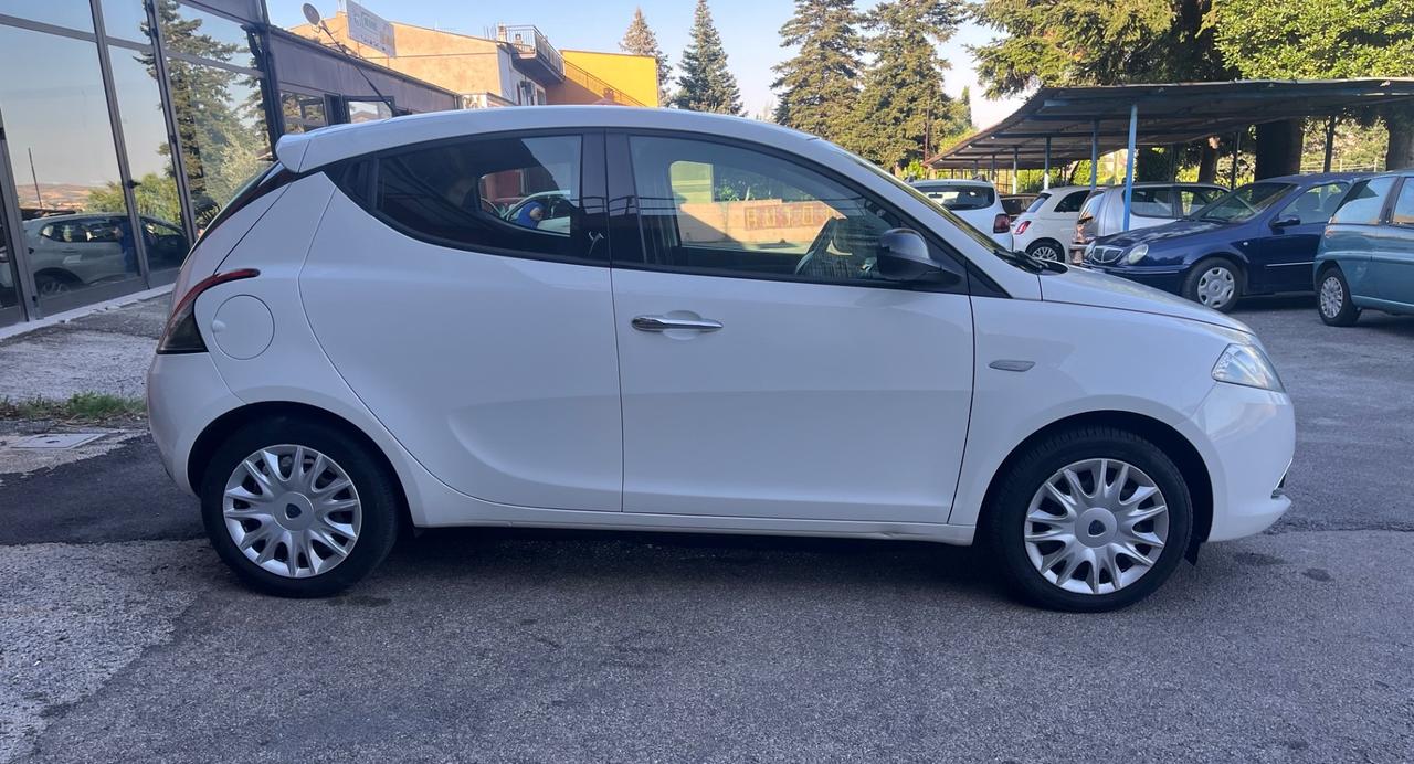 Lancia Ypsilon 1.2 69 CV 5 P Gold-km104000-