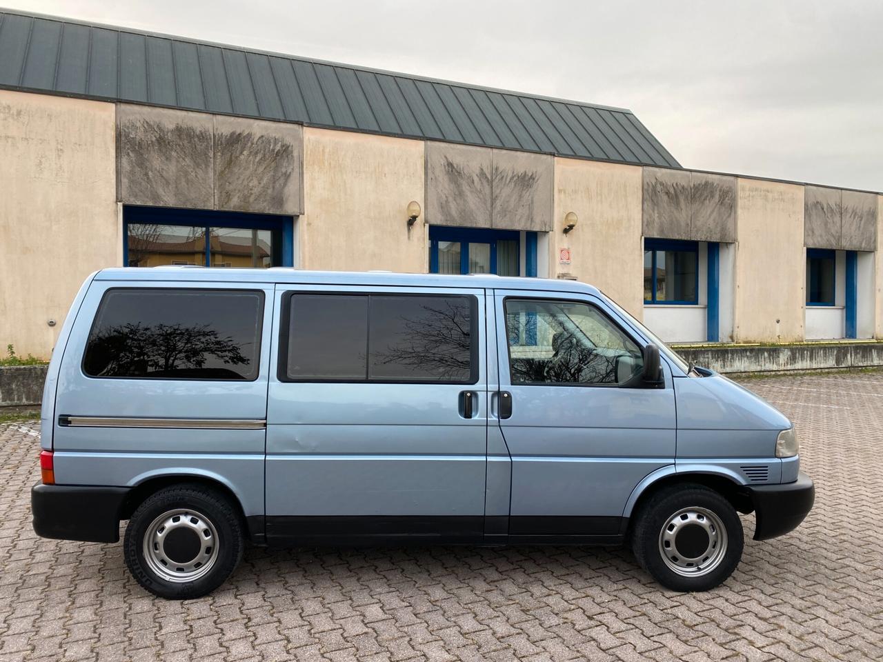 Volkswagen Caravelle 2.5 TDI 6Posti Autocarro