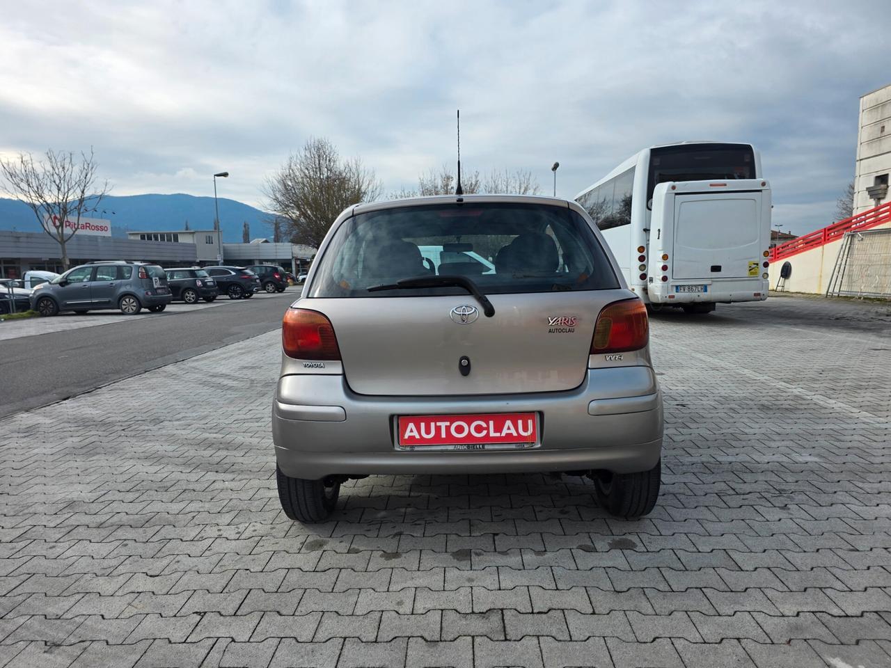 Toyota Yaris 1.0i 16V cat 3 porte Sol