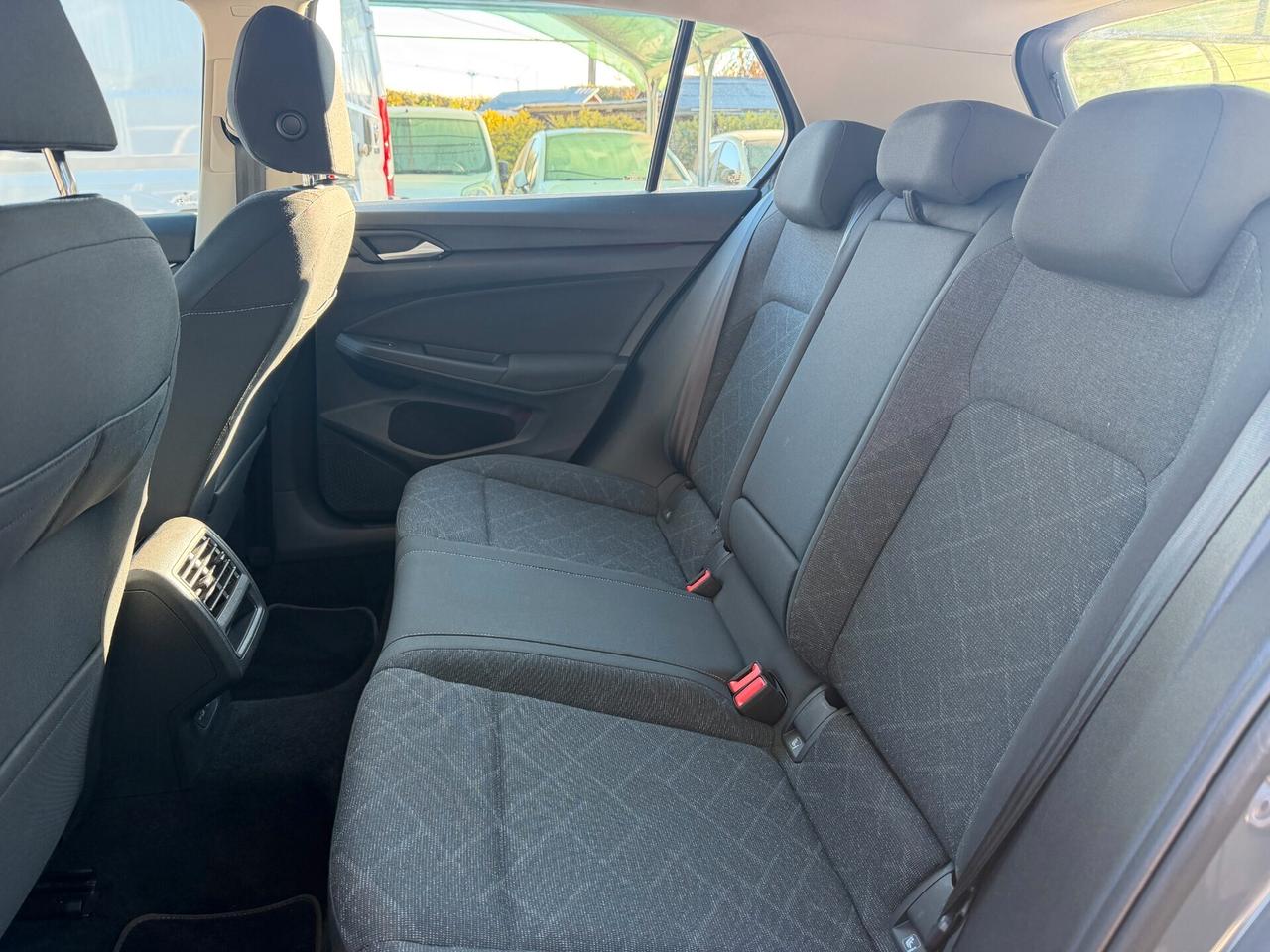 Volkswagen Golf 1.0 eTSI EVO DSG Life