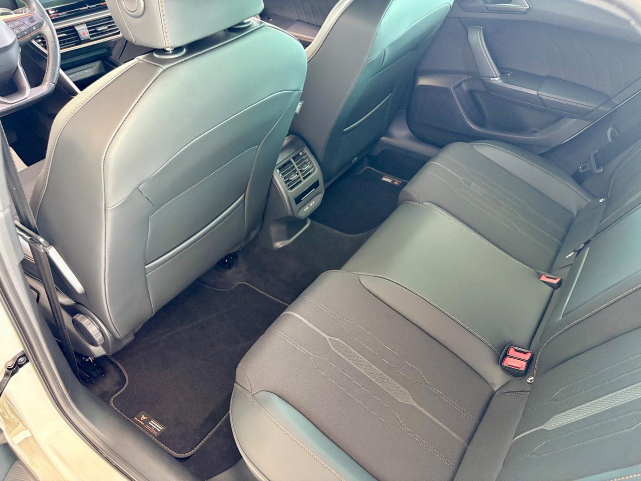 Cupra Leon 1.5 Hybrid 150 CV DSG Neopatentati