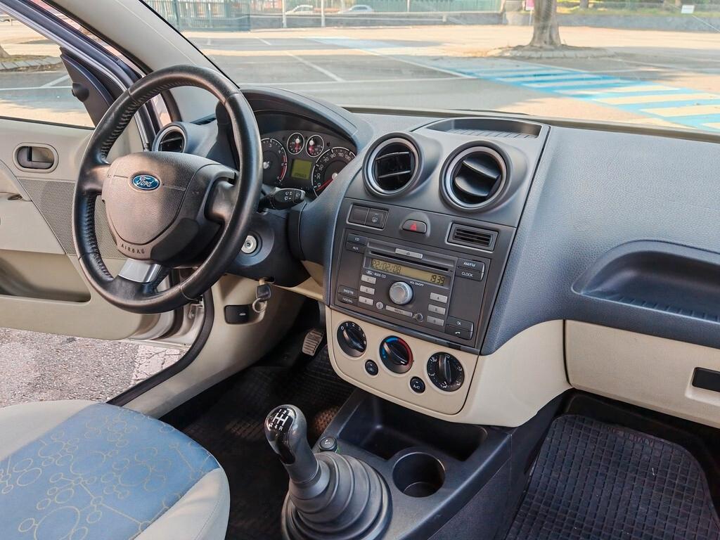 Ford Fiesta 1.4 diesel con 99.000 km