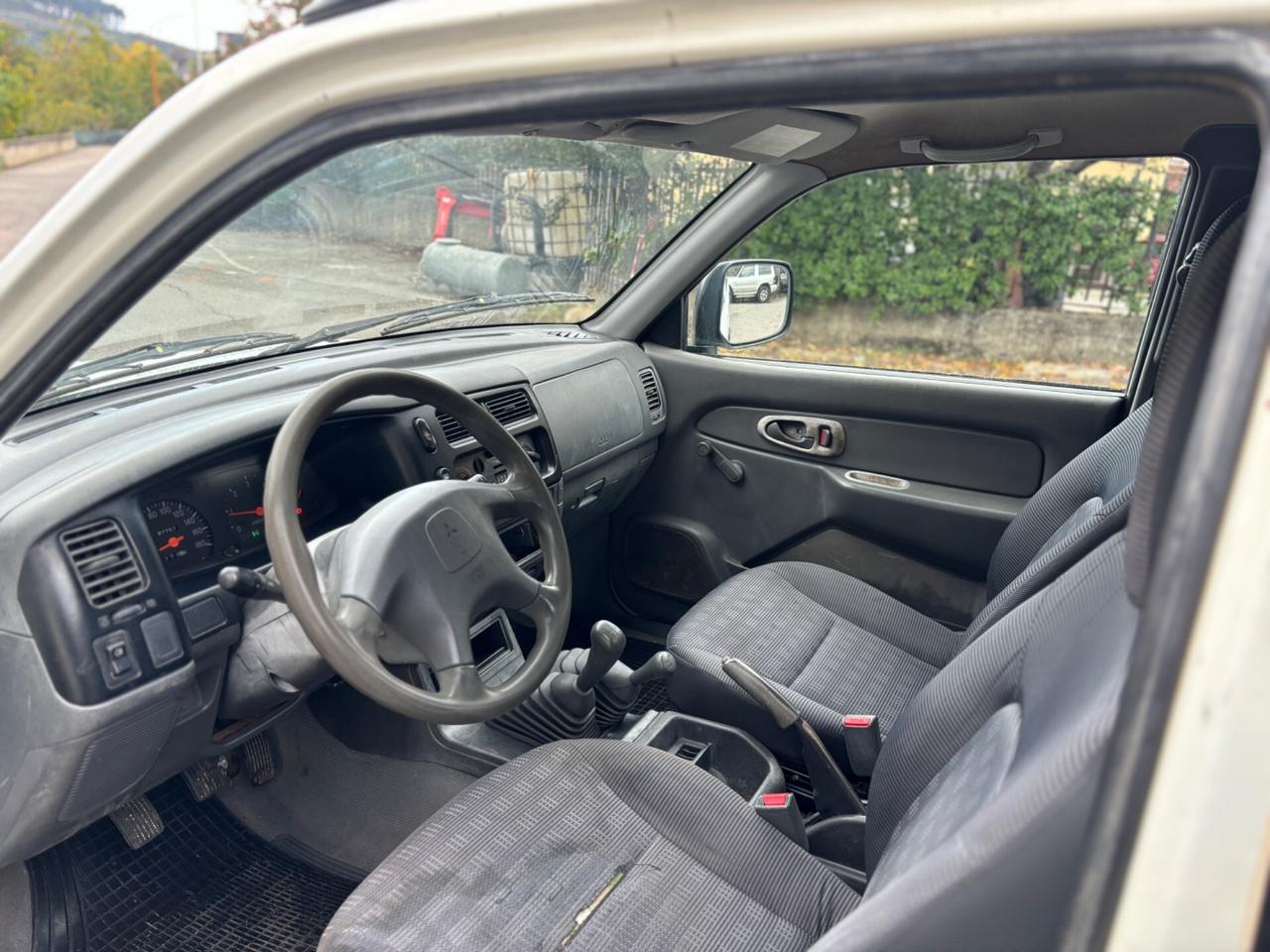 Mitsubishi L200 2 porte 4 posti