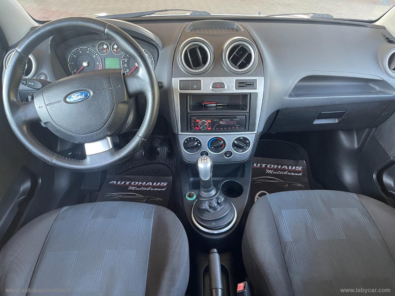 FORD Fiesta 1.2 16V 5p. Titanium