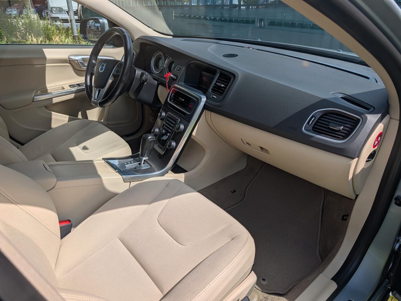 Volvo S60 T4 Powershift Momentum