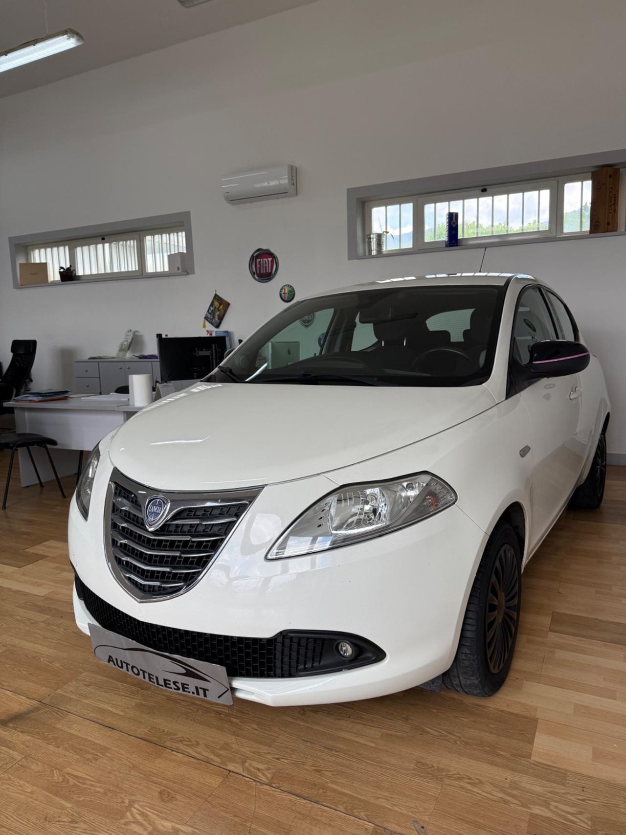 Lancia Ypsilon 1.2 69 CV 5 porte GPL LONDON PARIS
